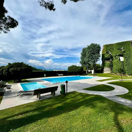 View With 2 Swimming Pools Desenzano *